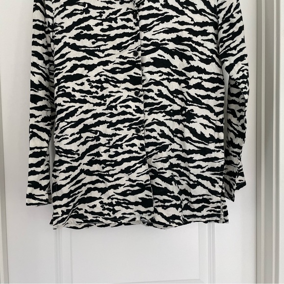 Jones New York 100% Linen Zebra Button Up Shirt Size Small - Picture 3 of 6